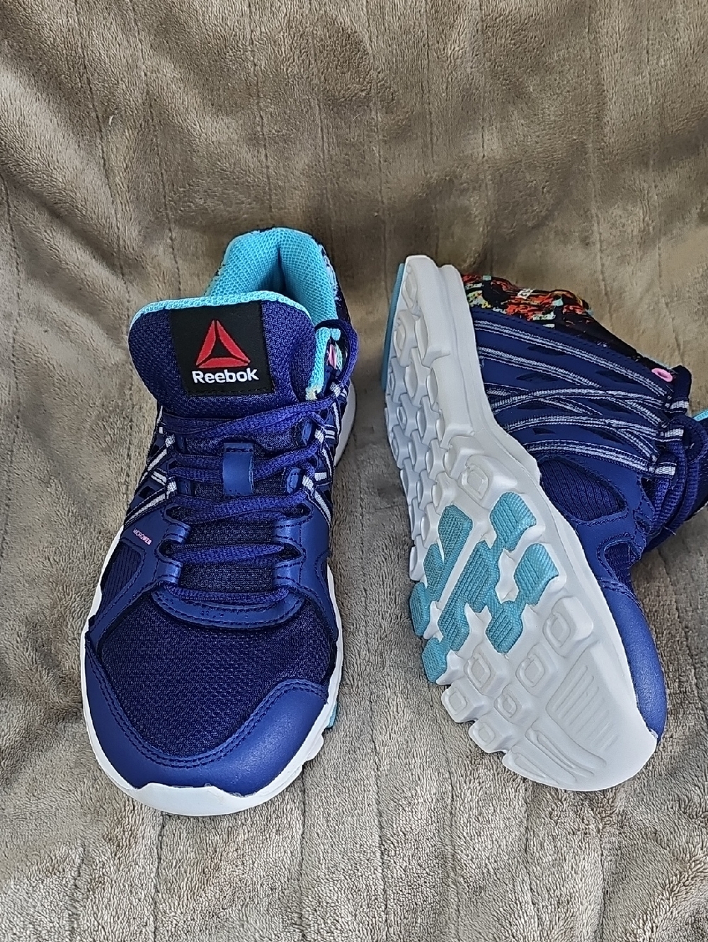 Reebok Women's Size 6 Navy Blue Sneakers with Teal and Multicolor Print